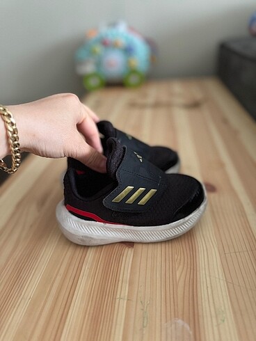 Adidas spor ayakkabı