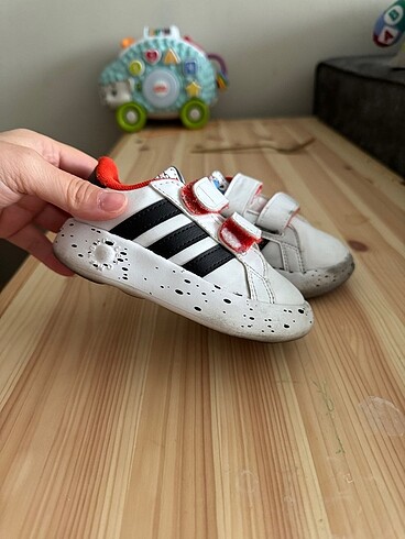 Adidas spor ayakkabı