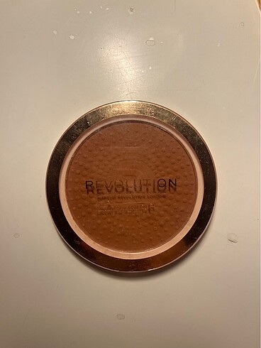 Revolution Mega Bronzer No: 02 Warm