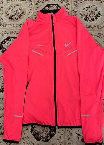 nike pembe tech
