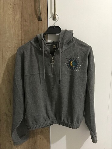 Kısa büzgülü sweat