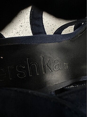 37 Beden lacivert Renk Bershka sandalet