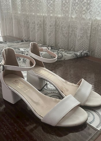 Beyaz Tokalı Blok Topuklu çocuk Abiye Ayakkabı - Görsel 3