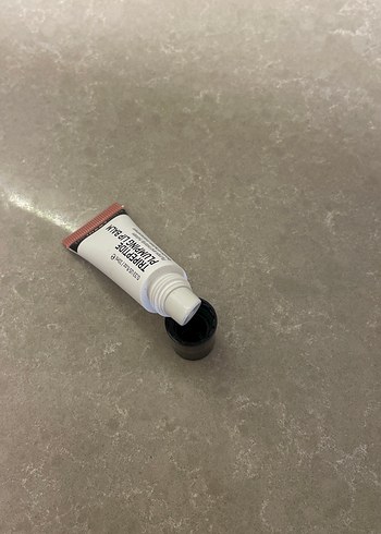 The Inkey List Tripeptid Dolgunlaştırıcı Dudak Balmı - Görsel 2