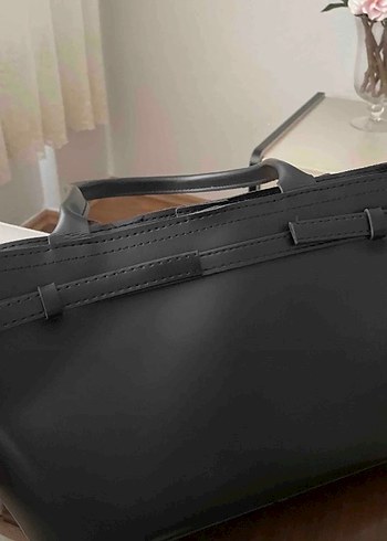 Klasik Siyah Deri Tokalı Kadın Çanta - Görsel 3