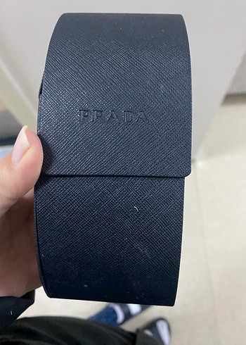 Prada Siyah Tokalı Kadın Güneş Gözlüğü - Görsel 2