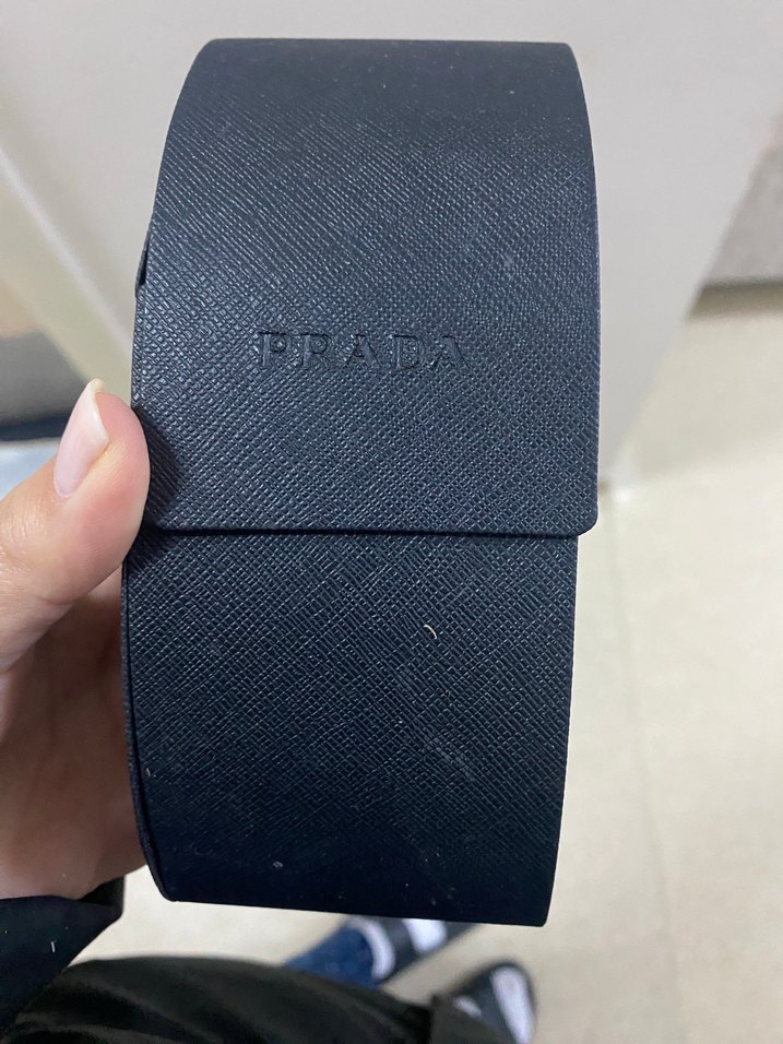 Prada Siyah Tokalı Kadın Güneş Gözlüğü - Görsel 2