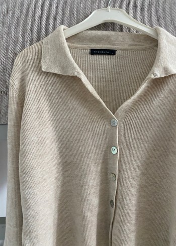 Bej Düğmeli Uzun Kollu Kadın Hırka - Görsel 3