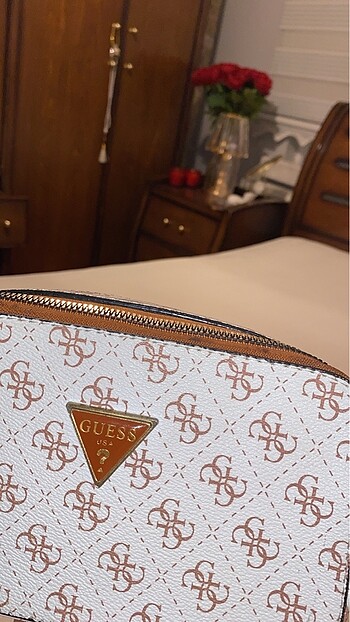 GUESS ÇANTA