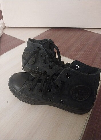 28 Beden siyah Renk Converse ayakkabı 
