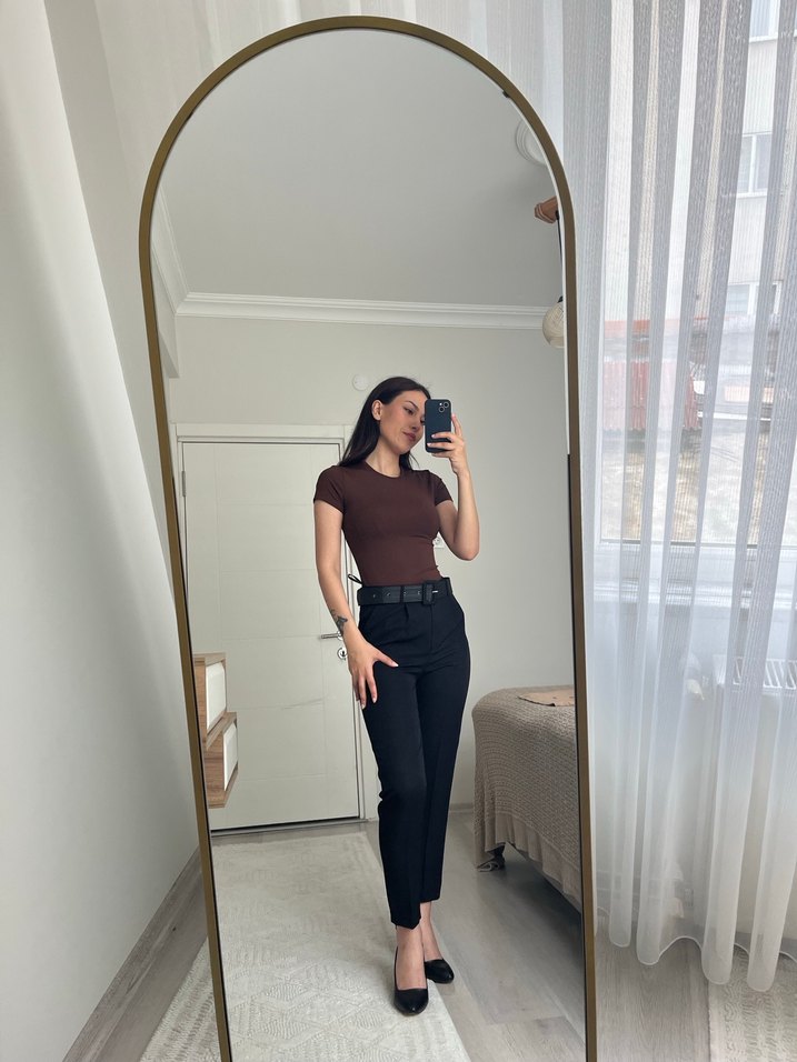 Siyah Deri Kemerli Kadın Cigarette Pantolon - Görsel 2