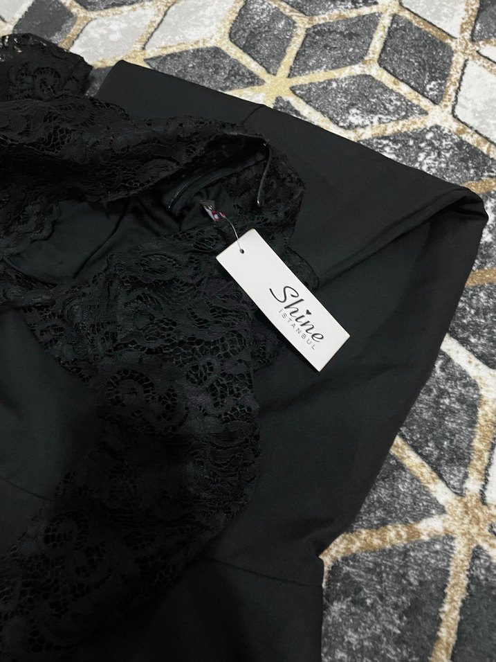 Dantel Detaylı Siyah Uzun Abiye Elbise - Görsel 2