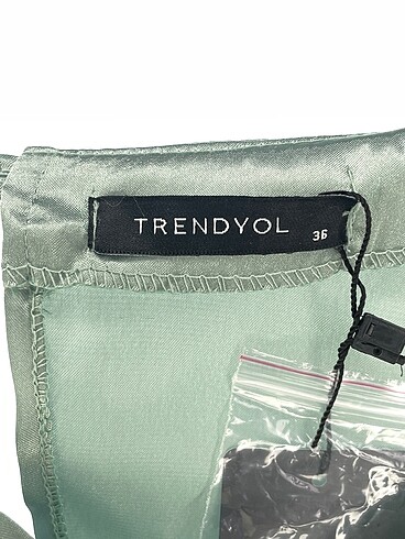 36 Beden yeşil Renk Trendyol & Milla Bluz %70 İndirimli.