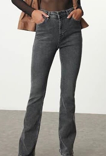Trendyol & Milla Antrasit flare jean