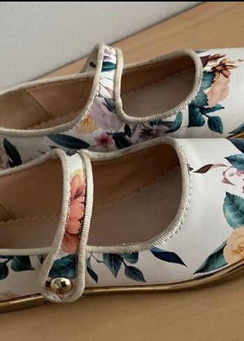 H&M Çiçek Desenli Tokalı Kız Babet - Görsel 3