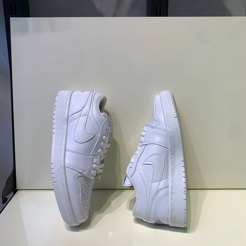 NİKE AİR JORDAN KISA BEYAZ SNKEAR - Görsel 3