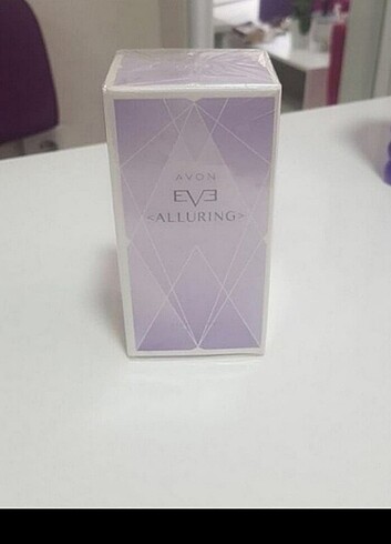 Eve alluring 