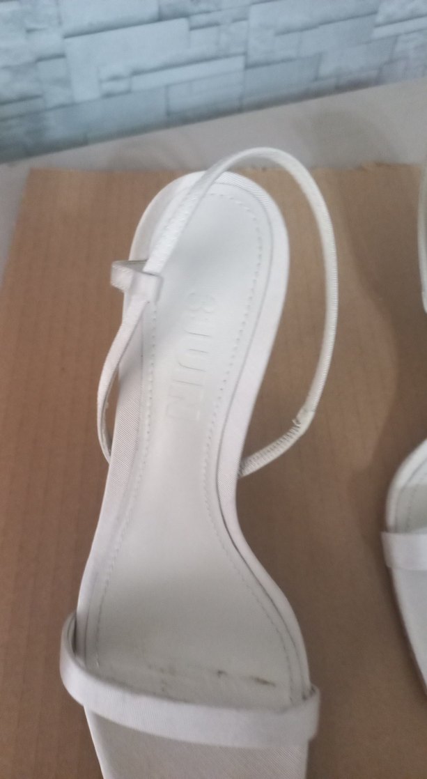 Beyaz Minimalist İnce Topuklu Kadın Sandalet - Görsel 3