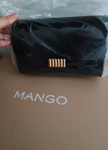  Beden Mango uzun zincir saplı siyah etiketli vanta