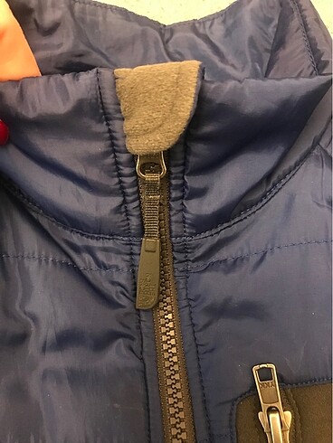 8 Yaş Beden lacivert Renk The north face(orijinal) çocuk mont