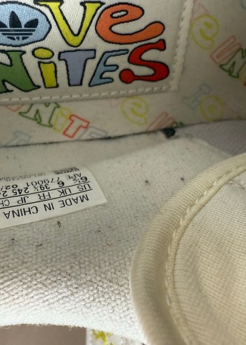 39,5 Beden Adidas Love Unites Renkli Nakışlı Kadın Spor Ayakkabı