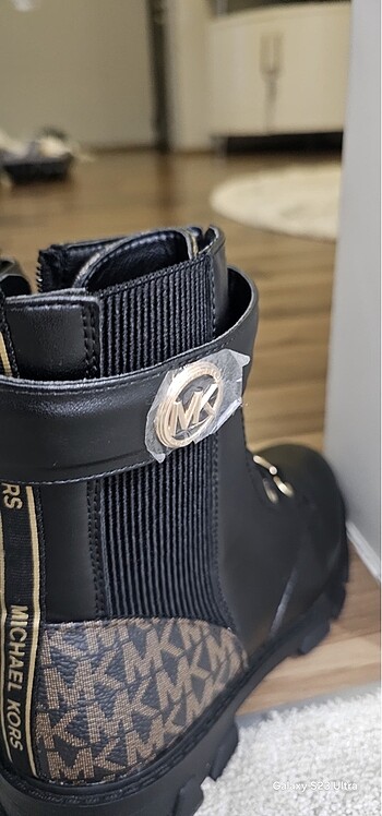37 Beden siyah Renk Orijinal michael kors bot