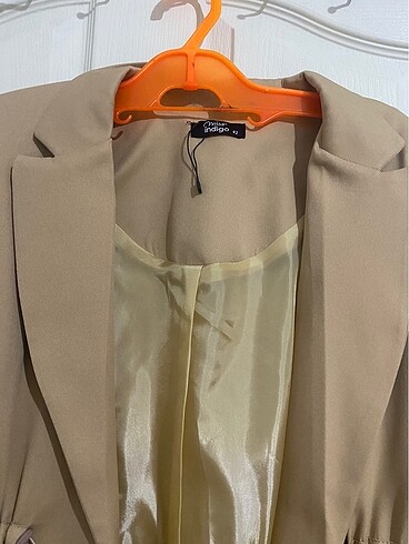 42 Beden Blazer ceket marka temsilidir