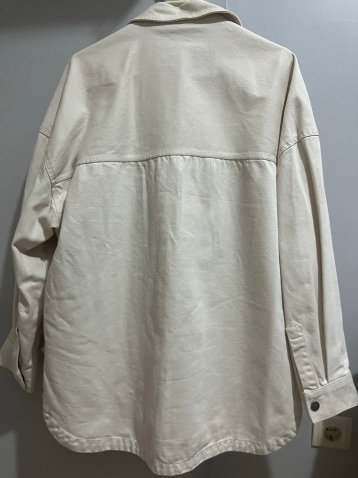 Pamuklu Beyaz Düğmeli Uzun Kollu Gömlek - Görsel 4