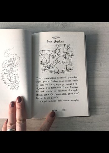 Beden Renk Sihirli Krallık Kar Ayısı Kulübesi Çocuk Kitabı
