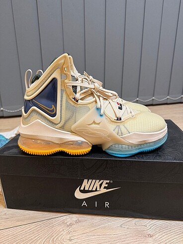 Nike LEBRON XIX LeBron19 Basketbol Ayakkabısı