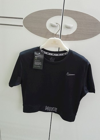 Nike Spor Crop