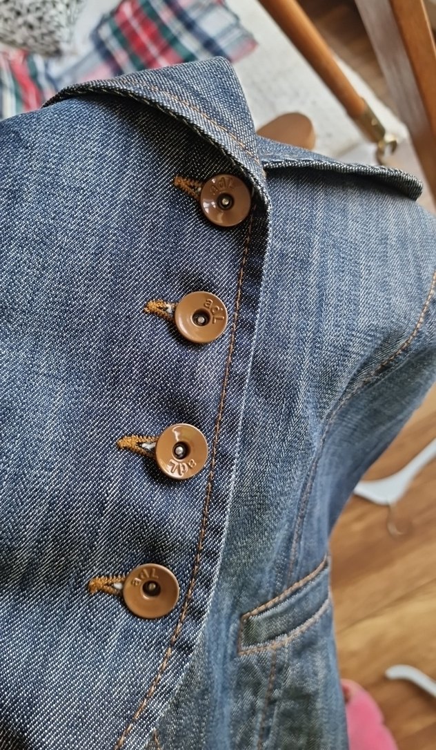 Düğmeli Kolsuz Mavi Denim Yelek - Görsel 2