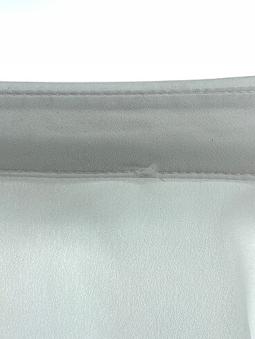 m Beden beyaz Renk PreLoved Gömlek %70 İndirimli.
