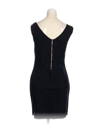 38 Beden PreLoved Kısa Elbise %70 İndirimli.