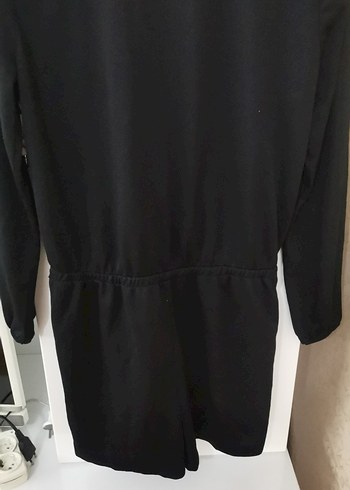 Siyah V Yaka Uzun Kollu Salaş diz üstü şort - Görsel 4