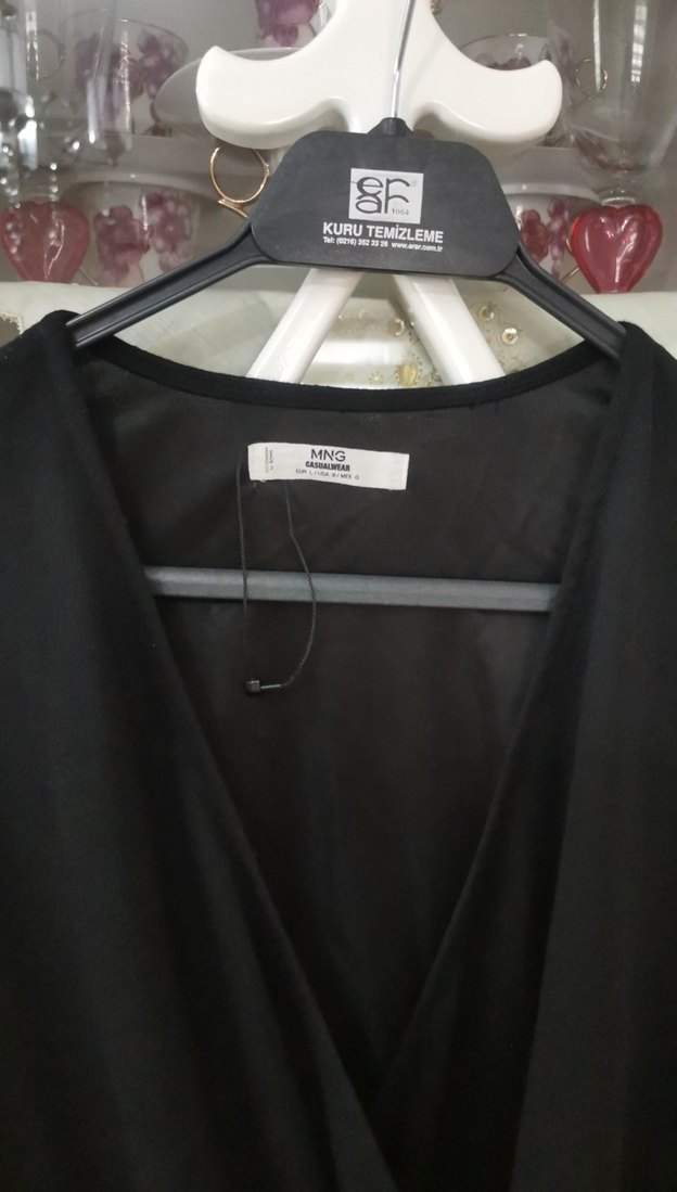 Siyah V Yaka Uzun Kollu Salaş diz üstü şort - Görsel 2