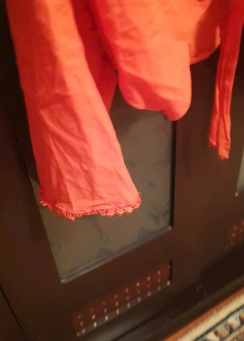 Kırmızı V Yaka Keten Kadın Bluz - Görsel 3