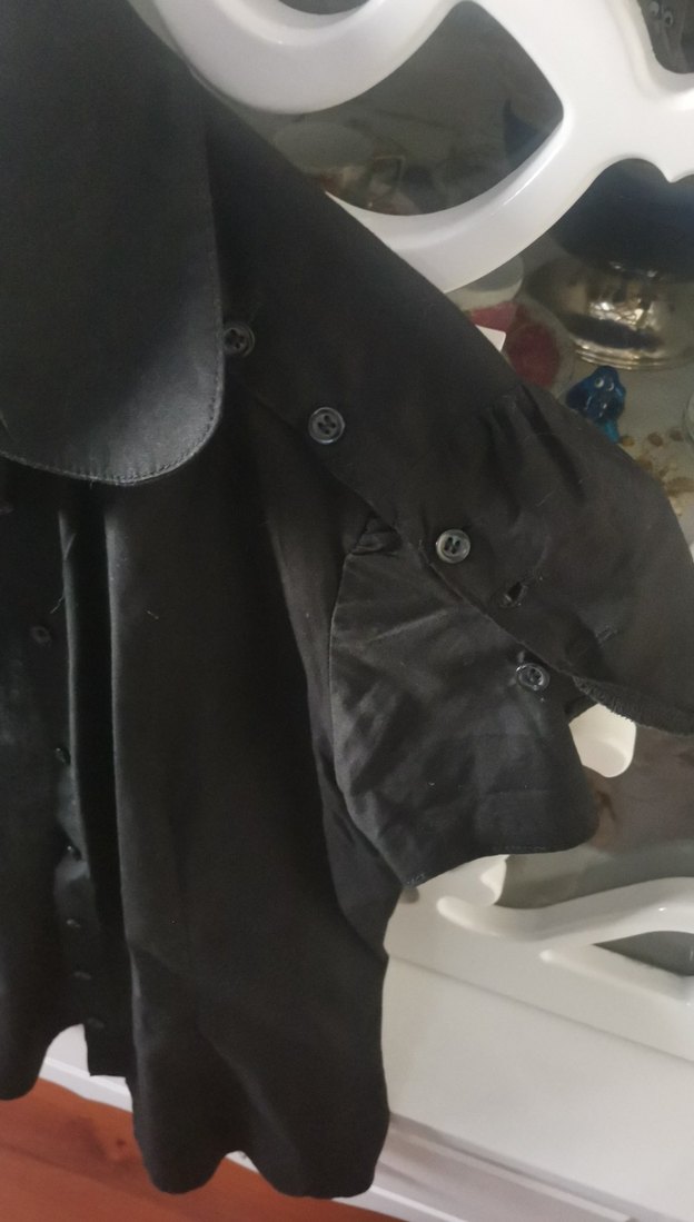 Siyah Düğmeli Kısa Kollu Gömlek - Görsel 2