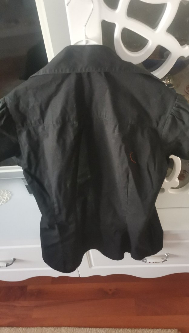 Siyah Düğmeli Kısa Kollu Gömlek - Görsel 4