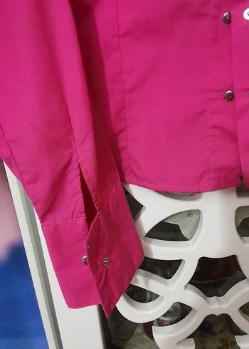 Düğmeli, Parlak Pembe Uzun Kollu Kadın Gömlek - Görsel 3