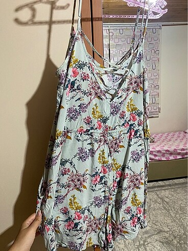 H&M arkası çapraz kısa tulum