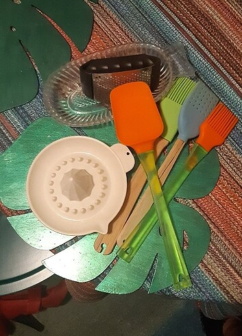 Diğer Fırça, spatula, rende, sıkacak vs.