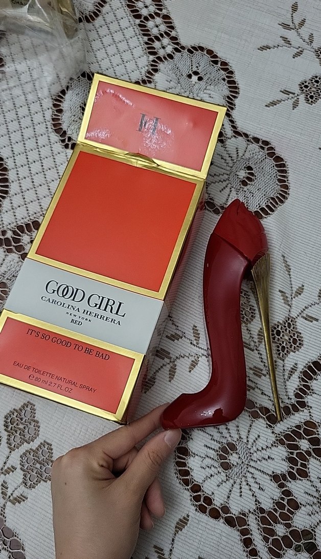 Carolina Herrera Good Girl Red Kadın Parfümü - Görsel 3