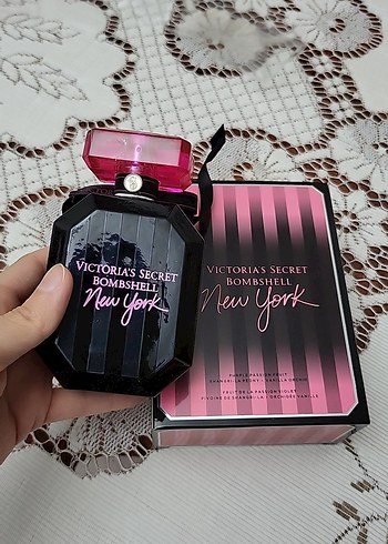 Victoria's Secret Bombshell New York Kadın Parfümü - Görsel 4