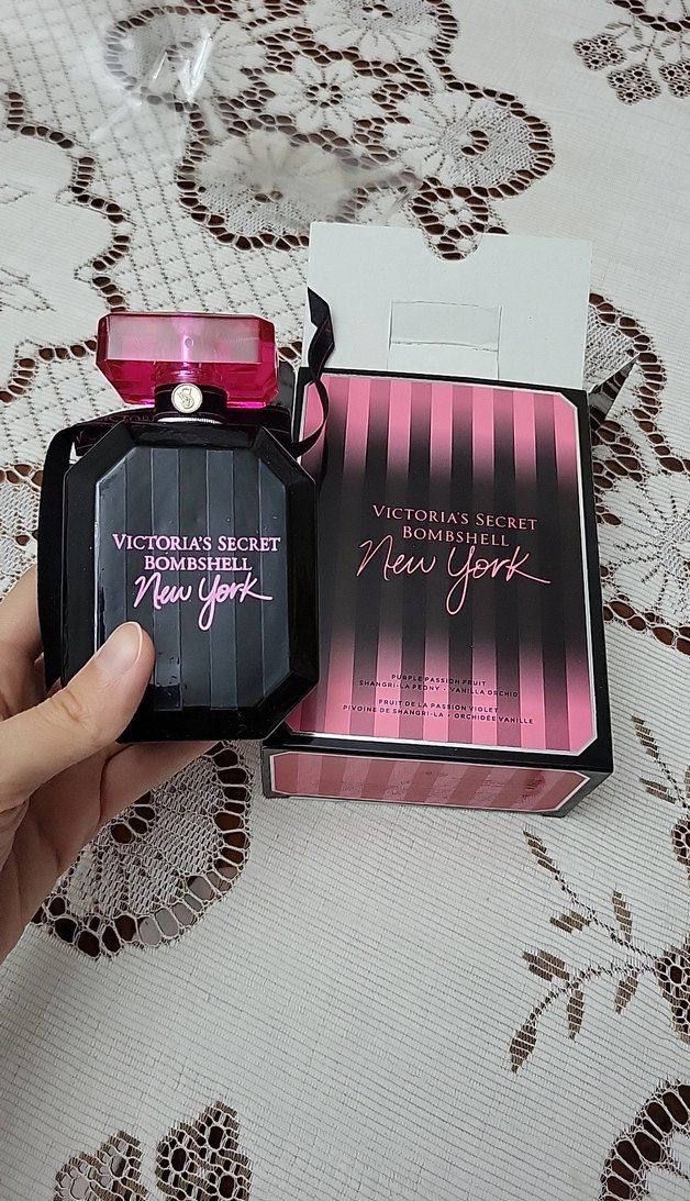 Victoria's Secret Bombshell New York Kadın Parfümü - Görsel 3