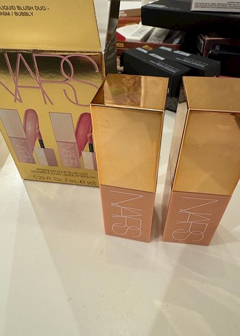 Nars hourglass