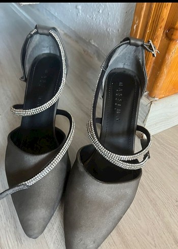 Gri Yılan Desenli Stiletto Tokalı Topuklu - Görsel 2