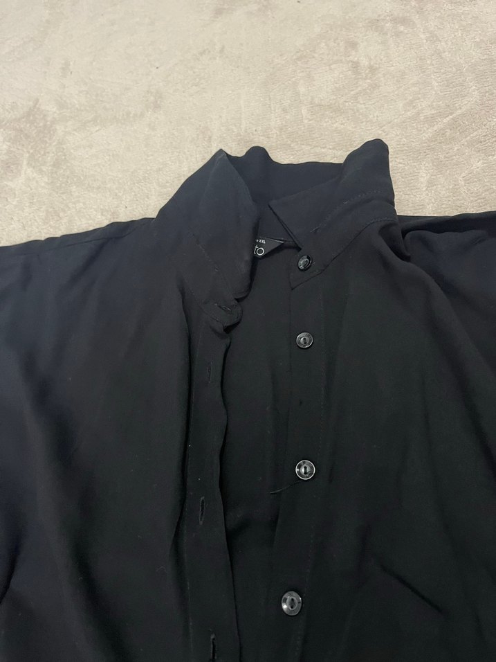 Düğmeli Siyah Keten Gömlek - Görsel 2