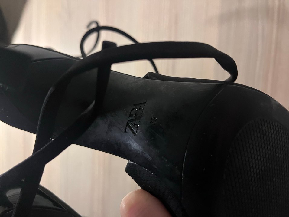 Zara Siyah Tokalı Stiletto - Görsel 3