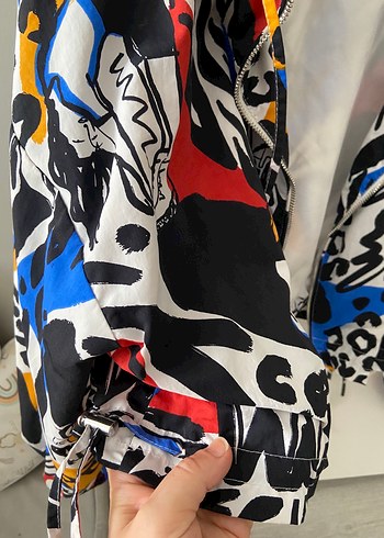 Renkli Baskılı Bershka crop ceket - Görsel 3